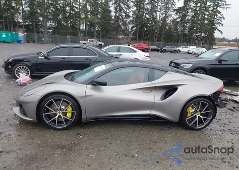 2024 Lotus Emira V6 First Edition z USA, uszkodzony, nr VIN SCCLEKAX3RHB24334